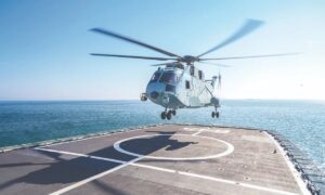 PLA Navy’s first-batch female shipborne pilot trainees pass daytime landing qualification tests, signaling mature pilot training system