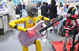 Intelligent robots showcased at 23rd China-ASEAN Expo